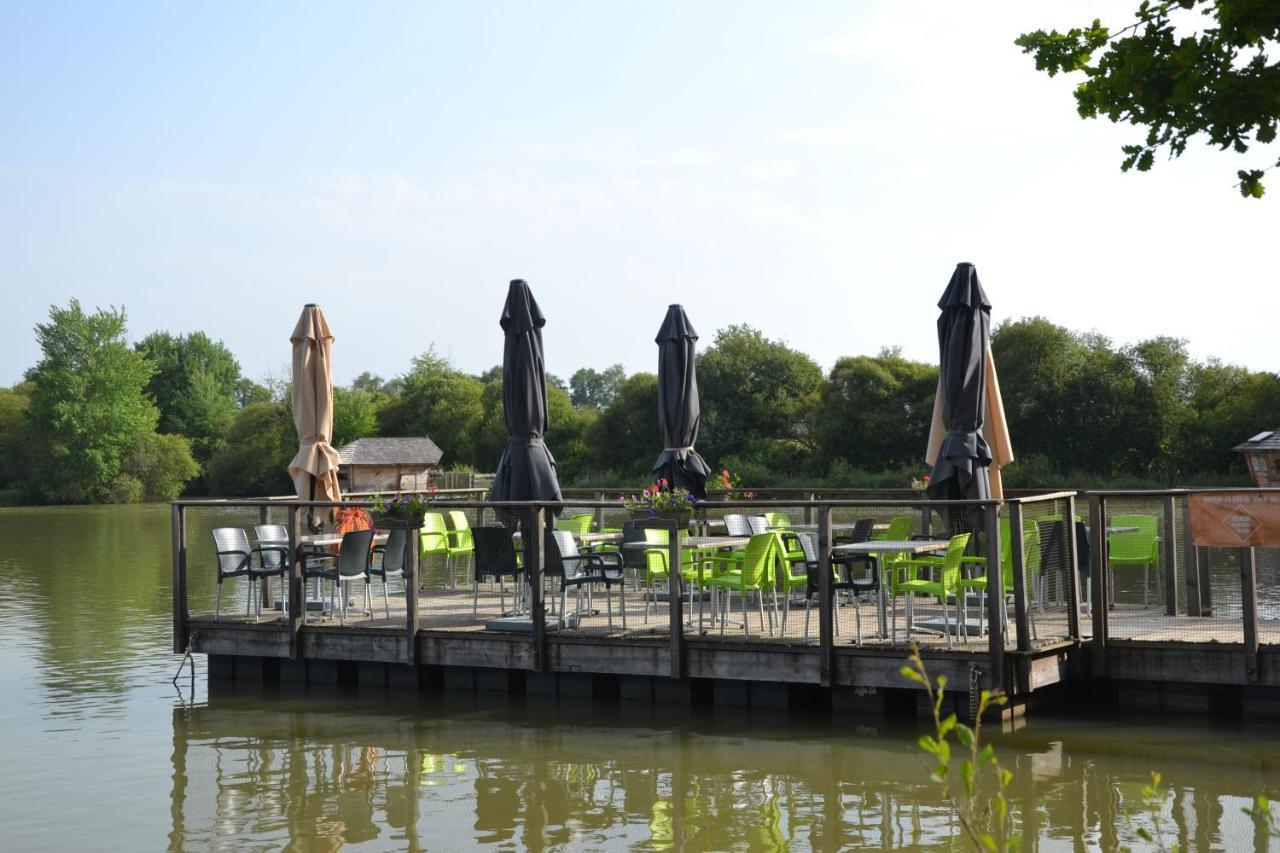 Village Flottant De Pressac Exteriér fotografie