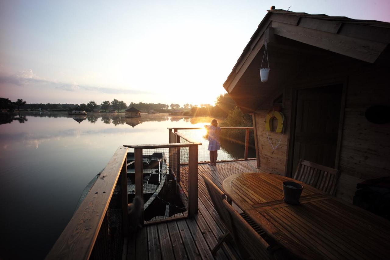 Village Flottant De Pressac Exteriér fotografie